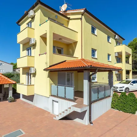 Tina - A4 Second Floor - Mpolo Daire *