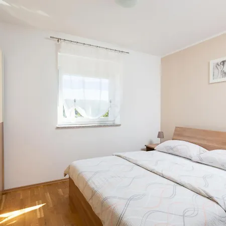 Tina - A4 Second Floor - Mpolo Daire *